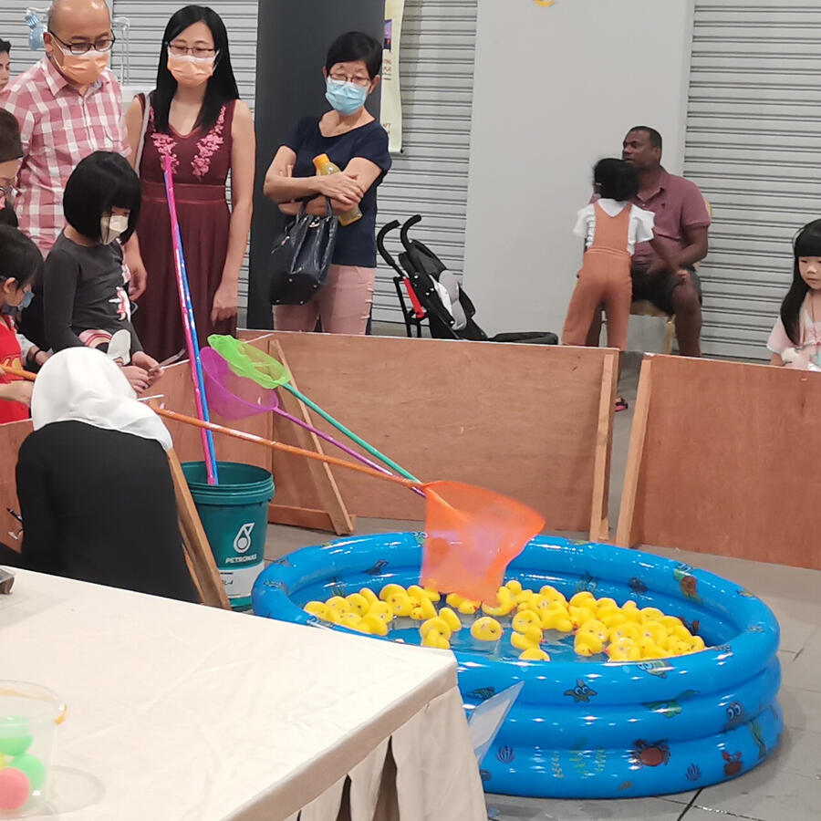 CARNIVAL GAME BOOTH