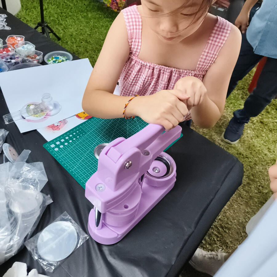 DIY BUTTON BADGE